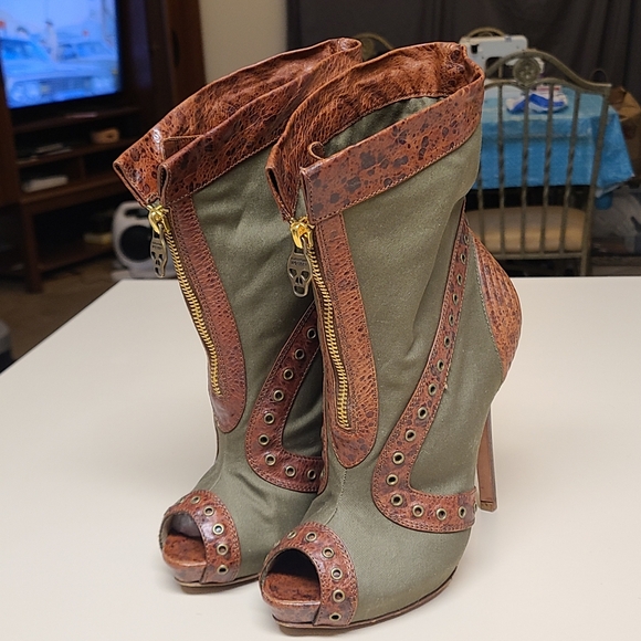 Alexander McQueen Plato's Atlantis lace up heel booties size 36 1/2 - Picture 1 of 15